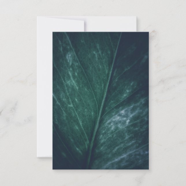 Dunkelmoody Leaf Blumendesign Karte (Vorderseite)