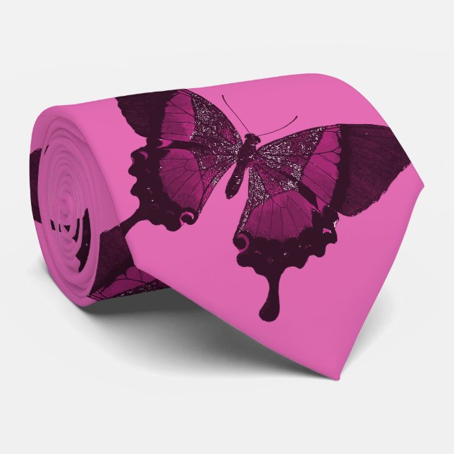 Dunkelrosa Schmetterling mit rosa Rosenhintergrund Krawatte (Gerollt)
