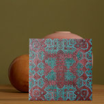 Dunkelrot und Aquamarin grün erschüttert Antike Fliese<br><div class="desc">Einzigartiges originelles Dekorfliesen-Design mit aquamarinen grünen abstrakten Ornamenten auf einem dunkelroten Hintergrund.</div>