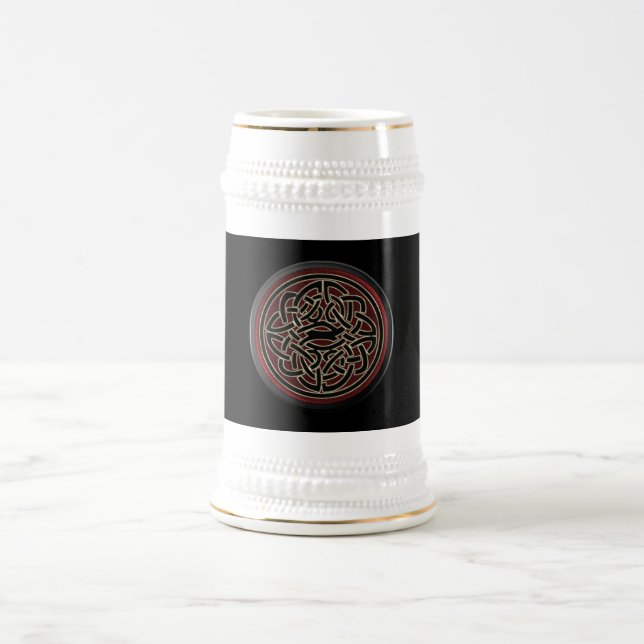 Dunkelroter und schwarzer metallischer keltischer bierglas (Mittel)