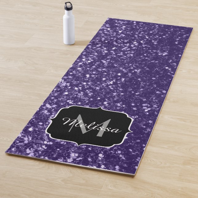 Dunkelviolett, lila Glitzer Glitzern Monogram Yogamatte (Beispiel)