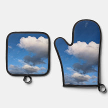 Dunkelweiße Wolken