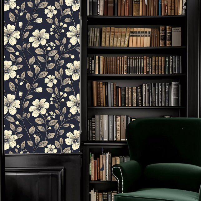 Dunkle Akademie Beige Blume auf Blue Tapete (Dark Academia Beige Flowers on Blue Wallpaper in a library.)