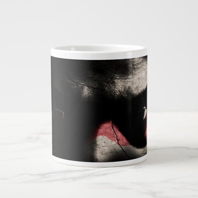 Dunkle Augen Jumbo-Tasse (Vorderseite)