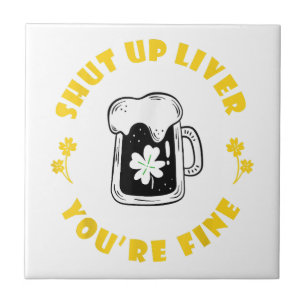 Dunkle Bier trinkt Saint Patricks stopft die Leber Fliese