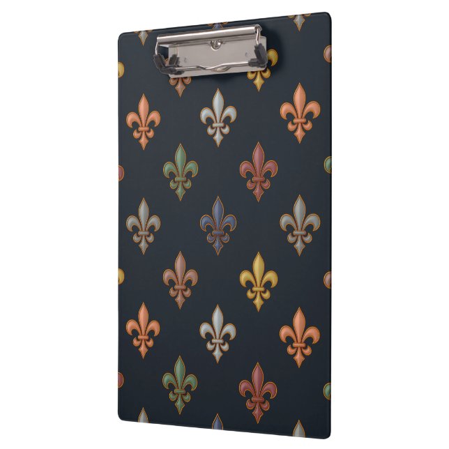 Dunkle Erde Waldlandschaft Fleur-de-lis Design  Klemmbrett (Links)