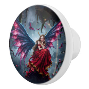 Dunkle Fantasy Fee Königin mit Schmetterlingsflüge Keramikknauf