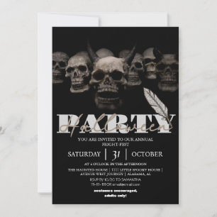 Dunkle gothische gehörnte Schädel-Header-Halloween Einladung