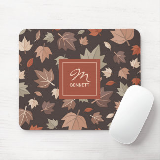 Dunkle Herbstblätter Individueller Familienname Ma Mousepad