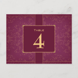 Dunkle Himbeere und goldene Tischnummer