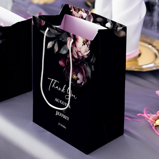 Dunkle launische noir elegante bordeauxfarbene Bau Mittlere Geschenktüte (Dark moody noir elegant burgundy peonies favor medium gift bag wedding welcome bag thank you bag)
