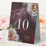 Dunkle   launische, rustikale Tischnummer Tischaufsteller<br><div class="desc">Schöne bemalte Blume auf einem gemalten dunklen Hintergrund gepaart mit eleganter Typografie verleihen dieser Hochzeitskarte dunklen, mooösen und romantischen Stil Tischnummer. Editieren Sie einfach die Vorlage mit Ihrem Namen, Datum, Tischnummern und wählen Sie alle Optionen aus. Dieses Design ist zweiseitig, sodass es auf beiden Seiten angezeigt werden kann. Hochzeitsartikel können...</div>