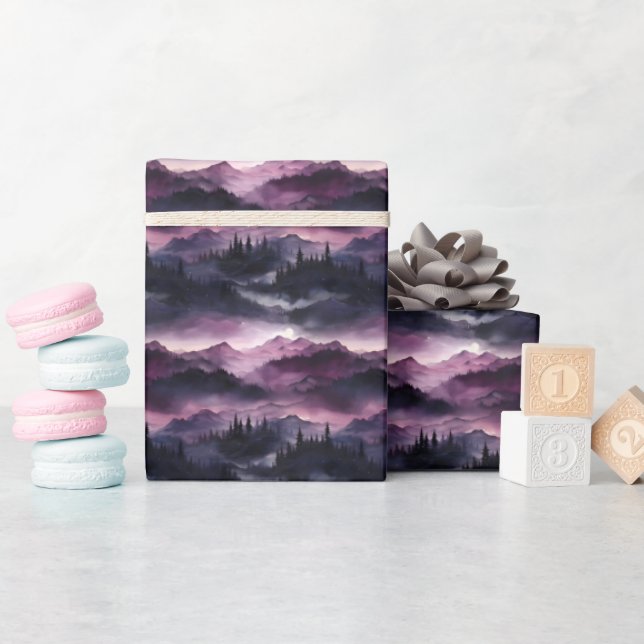 Dunkle Lila Wälder & Bergwelt Geschenkpapier (Babyparty)