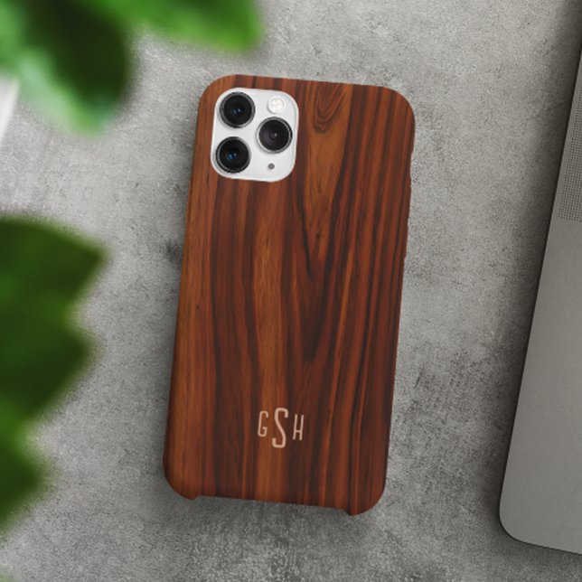 Dunkle Mahogany Holztextur, Monogramm iPhone 16 Pro Hülle (Von Creator hochgeladen)