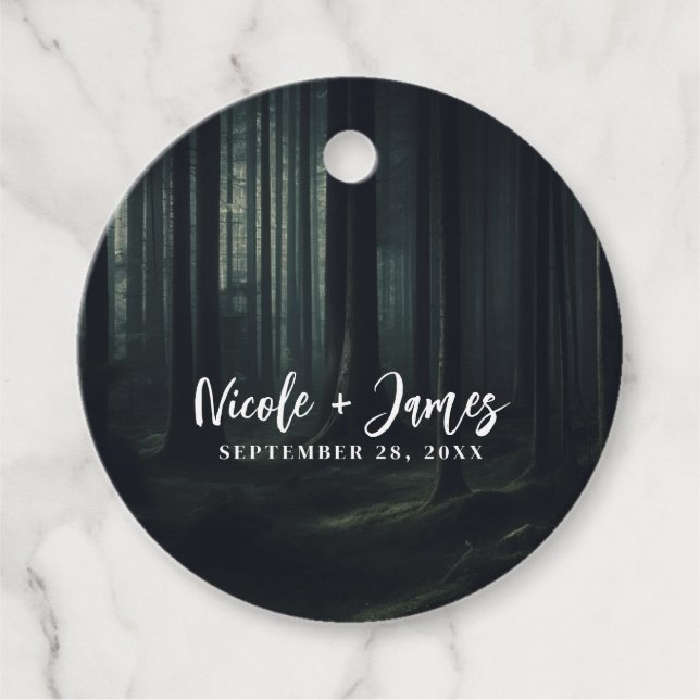 Dunkle Moody-Waldbäume bei Twilight-Hochzeit Geschenkanhänger (Vorderseite)