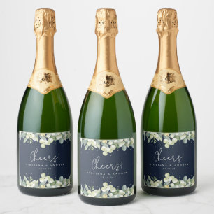 Dunkle Navy Snowberry+Eukalyptus Winter Wedding