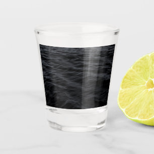 Dunkle Rippel (Schwarzes Wasser bei Nacht) Schnapsglas