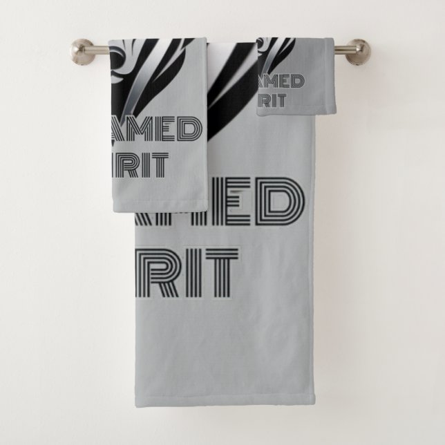 Dunkle Schattierungen und Metallic Accents Wolf Lo Badhandtuch Set (Insitu)
