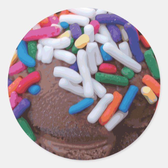 Dunkle Schokolade Eiscreme mit Regenbogensprinklen Runder Aufkleber (Vorderseite)