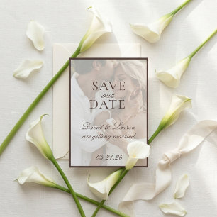 Dunkle Schokoladen-Hochzeit im Stil des alten Geld Save The Date
