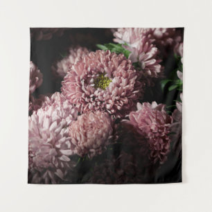 Dunkle Stimmungs Botanik: Rosa Astern Wandteppich