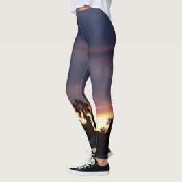 dunkle Wolken bei Sonnenuntergang auf den Leggings