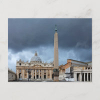 Dunkle Wolken über der Basilika St. Peters, Vatika