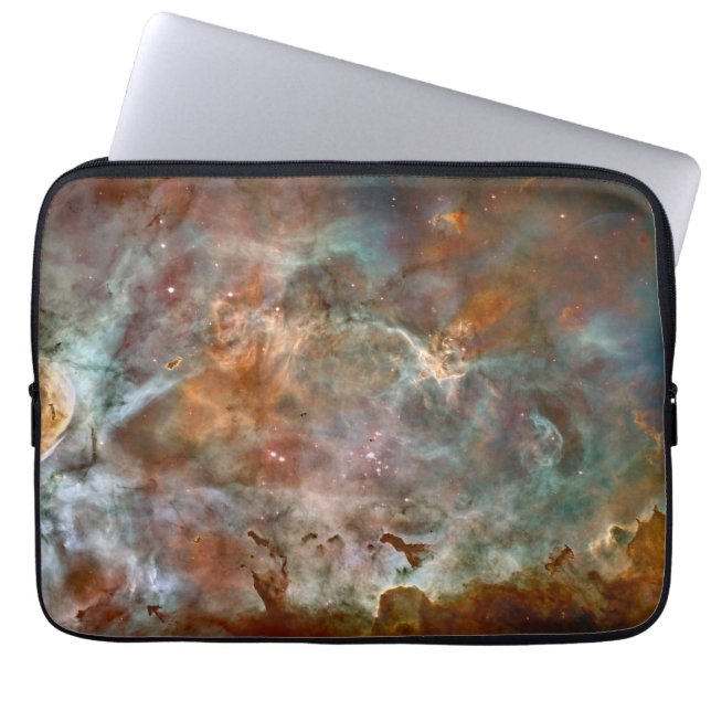 Dunkle Wolken von Carina Nebula Hubble Space Laptopschutzhülle (Vorderseite)