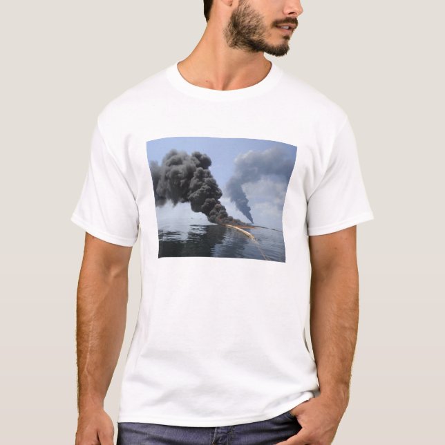 Dunkle Wolken von Rauch und Feuer tauchen auf 3 T-Shirt (Vorderseite)