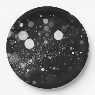Dunkler Bokeh-Schneesturm Pappteller