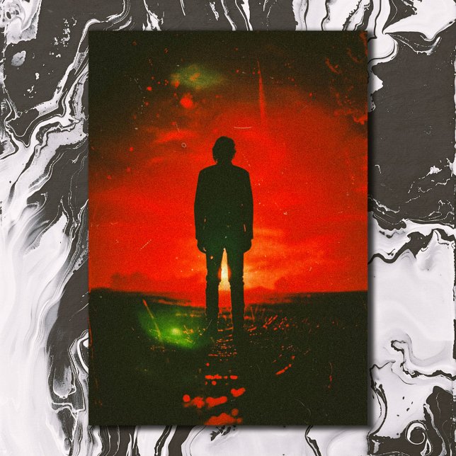 Dunkler Mystery Horror Mann stehend Postkarte (Von Creator hochgeladen)