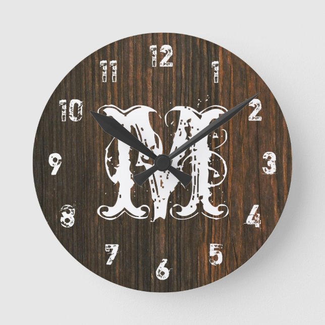 Dunkler Stallholz Inspiriert Monogram-Uhr Runde Wanduhr (Vorderseite)