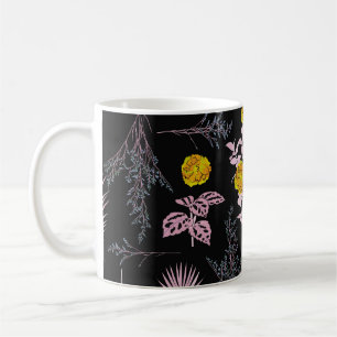 Dunkles botanisches Blumen-Blatt-Muster. Kaffeetasse