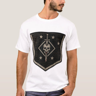 Dunkles Erbe — Trag deine Schattenseite | Der dunk T-Shirt
