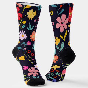 Dunkles farbenfrohes Ditsy-Blumenmuster im Boho-St Socken