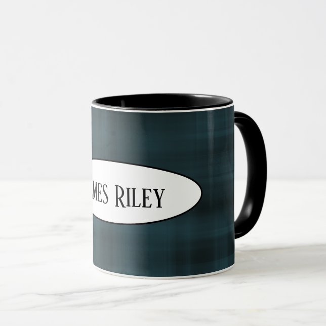 dunkles kariertes Muster mit Namen Tasse (VorderseiteRechts)
