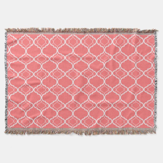Dunkles korallenrotes rosa Quatrefoil Decke (Vorderseite)