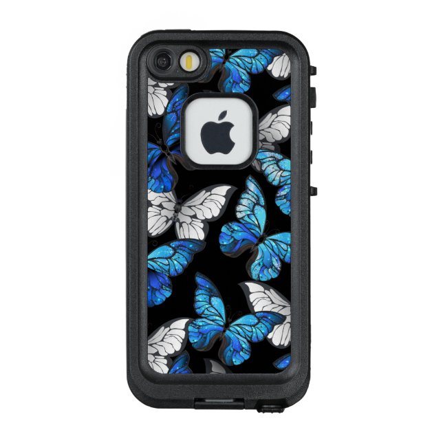 Dunkles Nahtloses Muster mit blauen Schmetterlinge LifeProof iPhone Hülle (Rückseite)