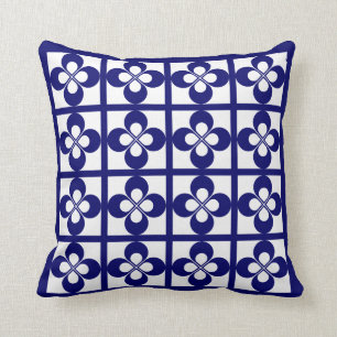 Dunkles Navy Blau auf weißer geometrischer Flora Kissen