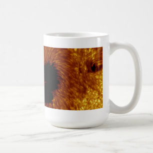 Dunkles Penumbral entkernt Tasse