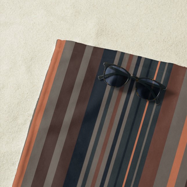 Dunkles Waldstreifen-Design  Strandtuch (Beispiel)