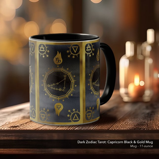 Dunkles Zodiac-Tarot: Capricorn Black & Gold Tasse (Dark Zodiac, Tarot, and Alchemy Mug: Capricorn in Black & Gold)