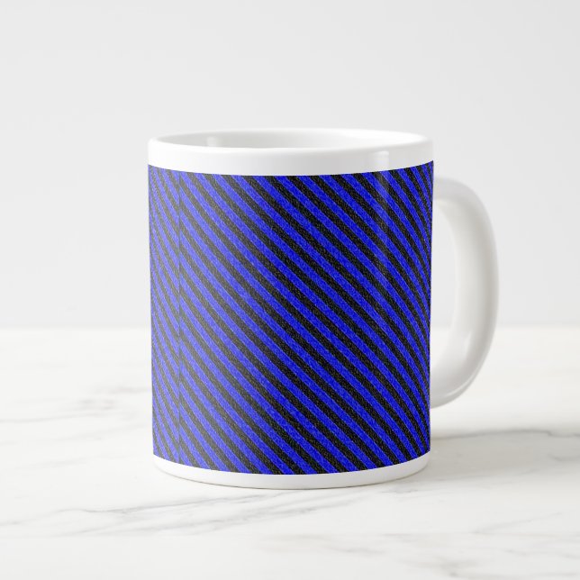 Dünne schwarze und blaue Diagonalstreifen Jumbo-Tasse (Vorderseite Rechts)