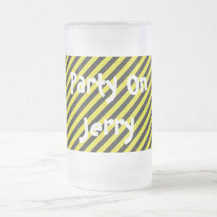 Dünne schwarze und gelbe Diagonalstreifen Mattglas Bierglas