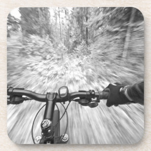 Durch einen glatten Abschnitt eines Singletrails f Untersetzer