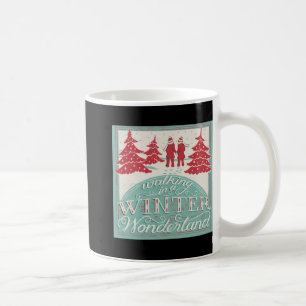 Durch einen Winterwunderland schlendern Kaffeetasse