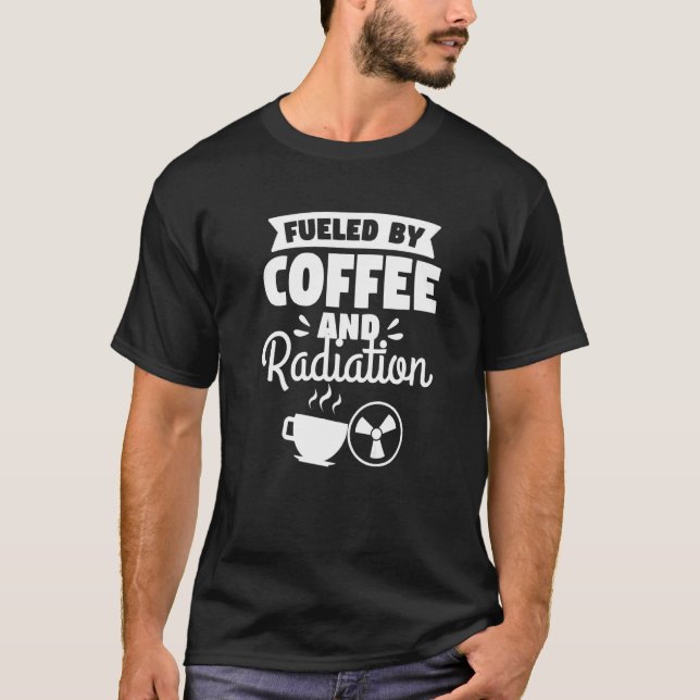 Durch Kaffee und Strahlen angeregt X Krasse Techni T-Shirt (Vorderseite)