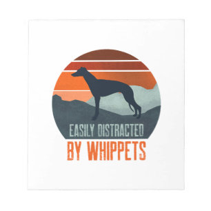 Durch Whippets Hundespaziergang leicht abgelenkt Notizblock