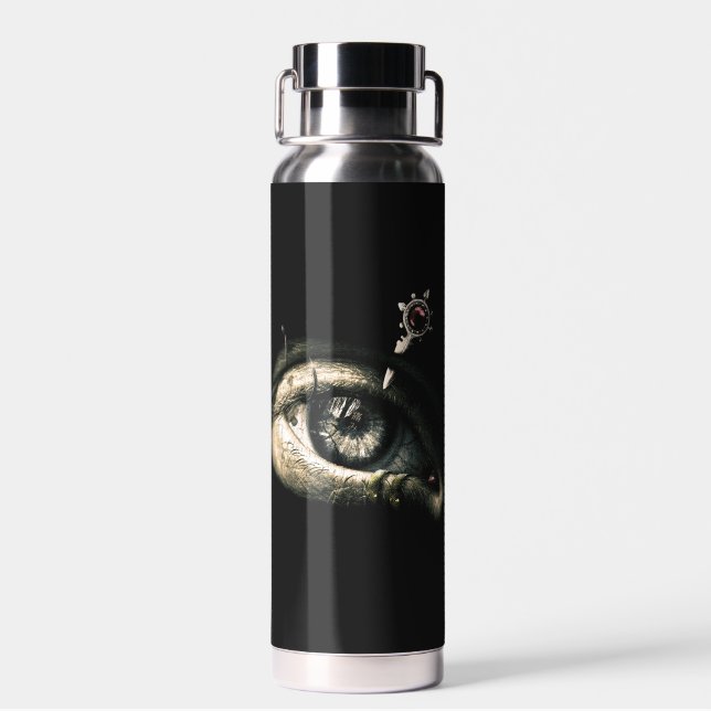 Durchbohrte Vision - Gothic Design Trinkflasche (Rückseite)