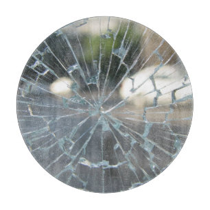 durchbrochenes Fenster Schneidebrett